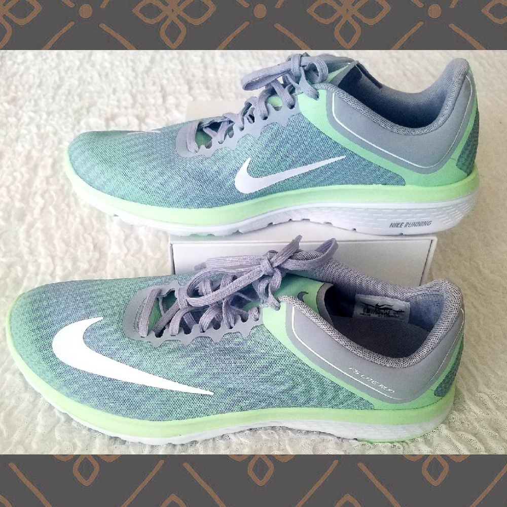 NEW NIKE fs lite run 4